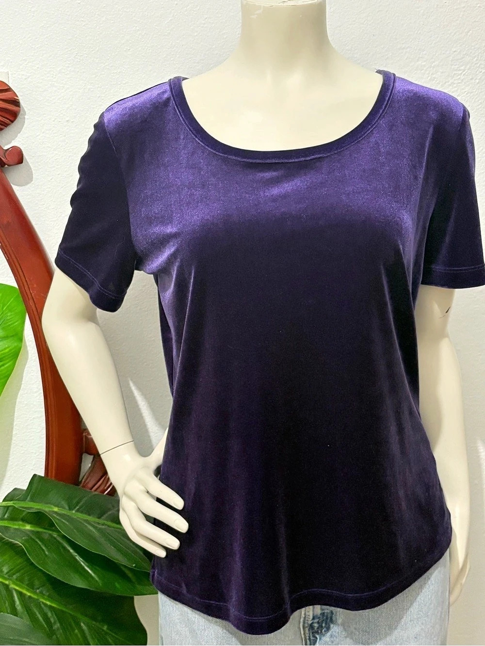 Jaclyn Smith Whimsigoth Purple Velvet Short Sleeve Top Size Medium